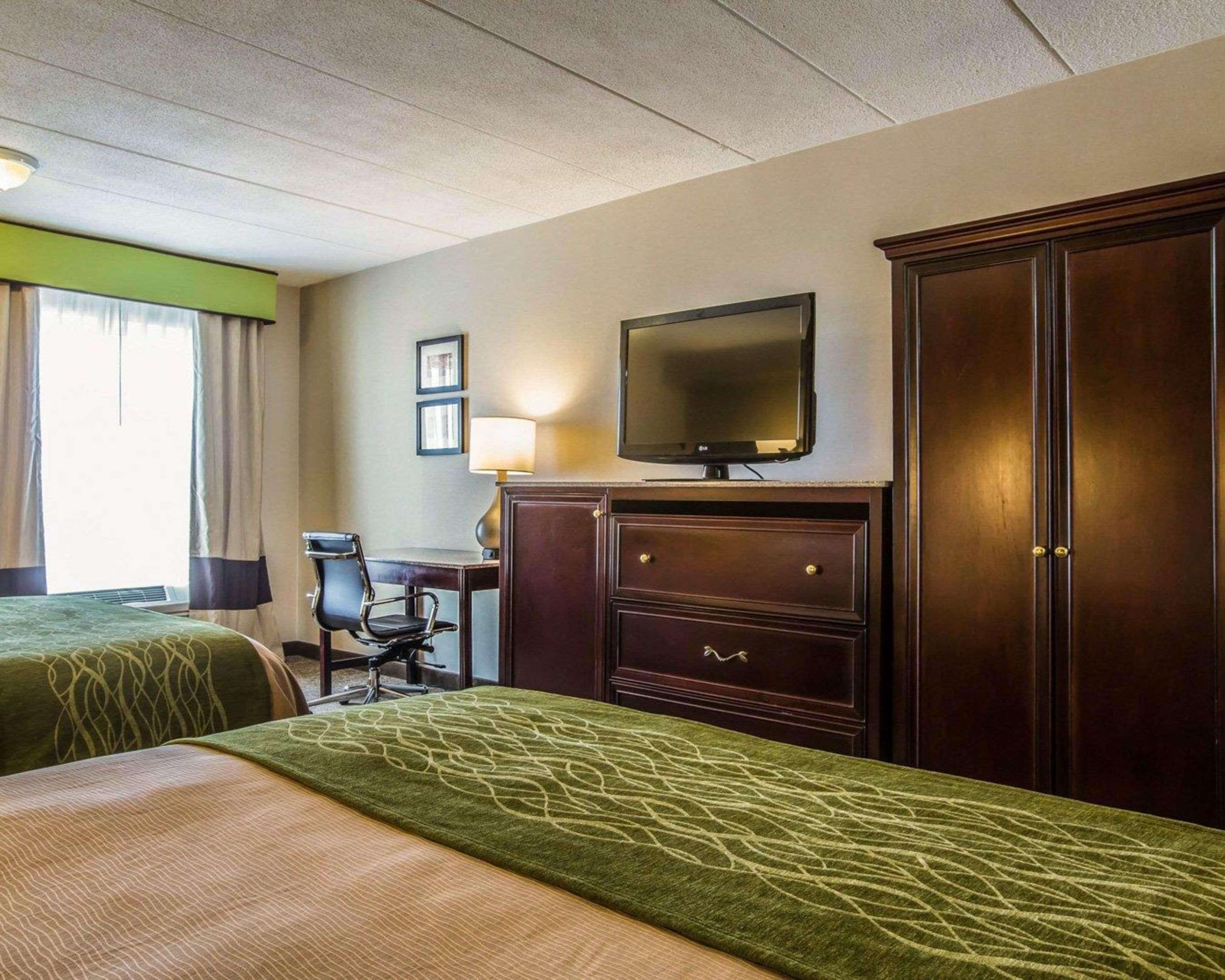 Comfort Inn Airport Манчестър Екстериор снимка