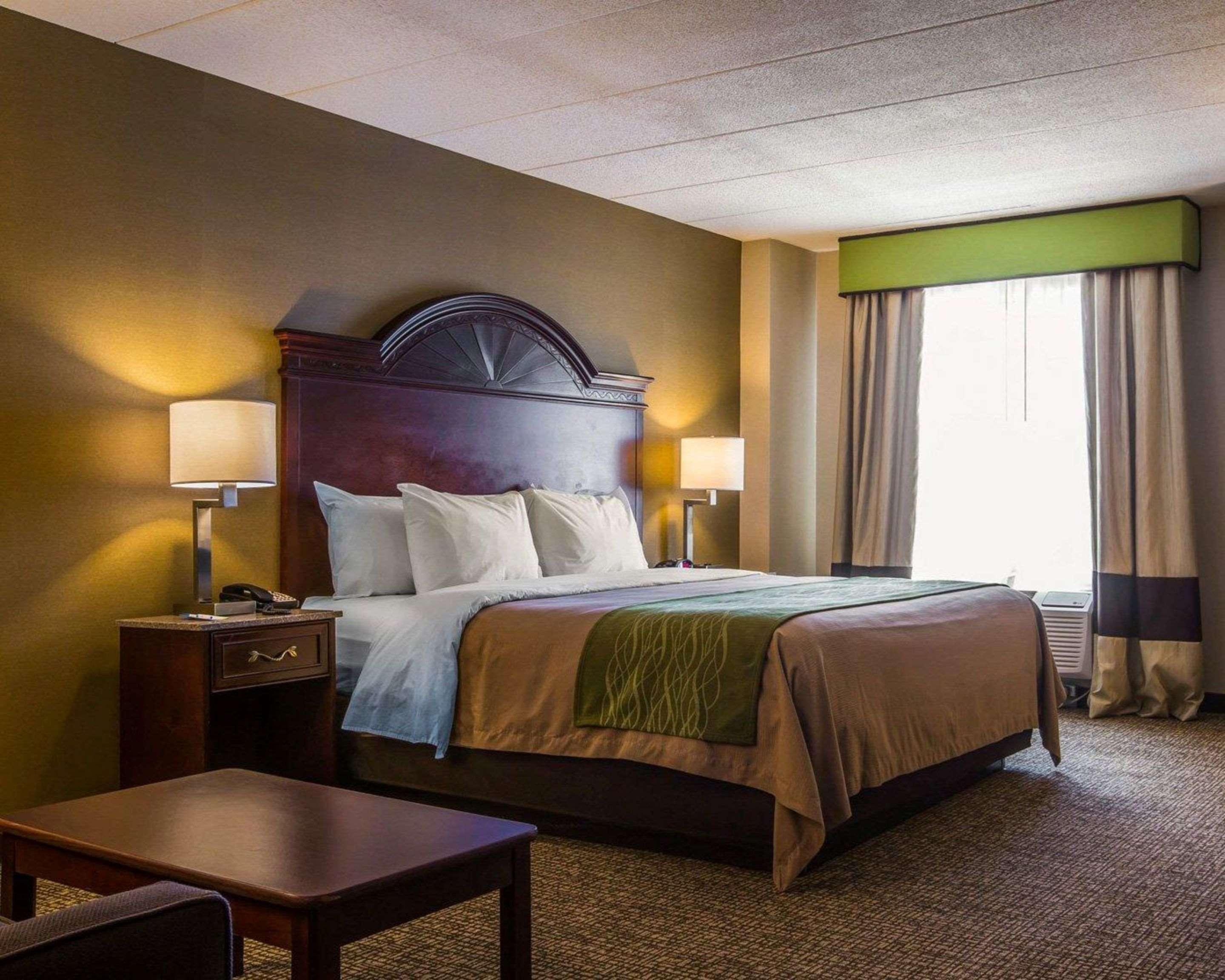 Comfort Inn Airport Манчестър Екстериор снимка