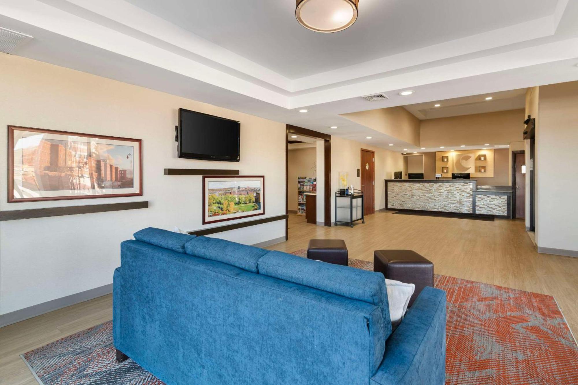 Comfort Inn Airport Манчестър Екстериор снимка