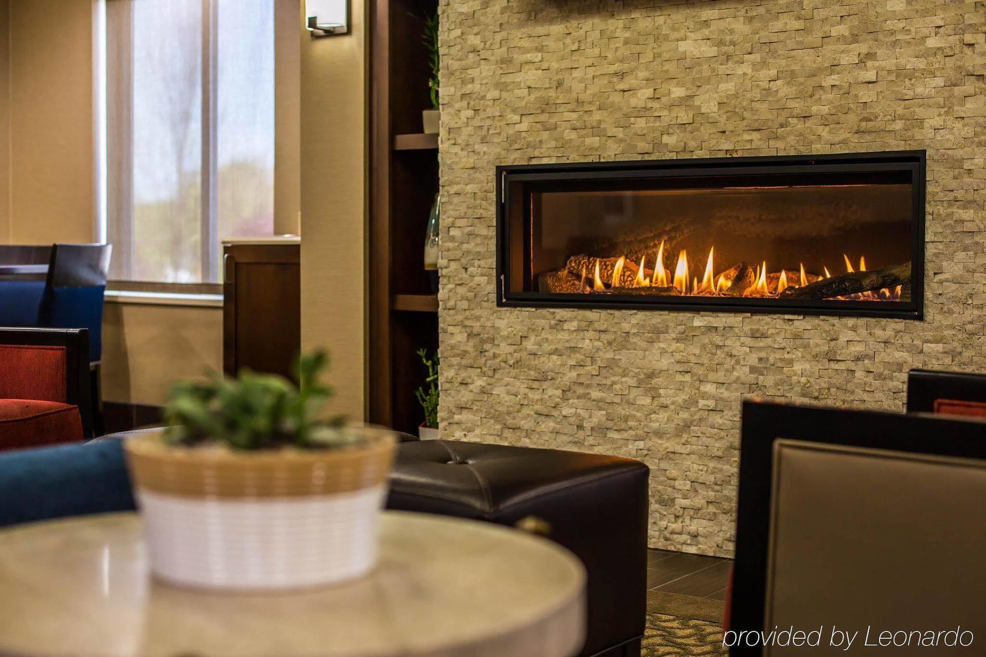 Comfort Inn Airport Манчестър Екстериор снимка
