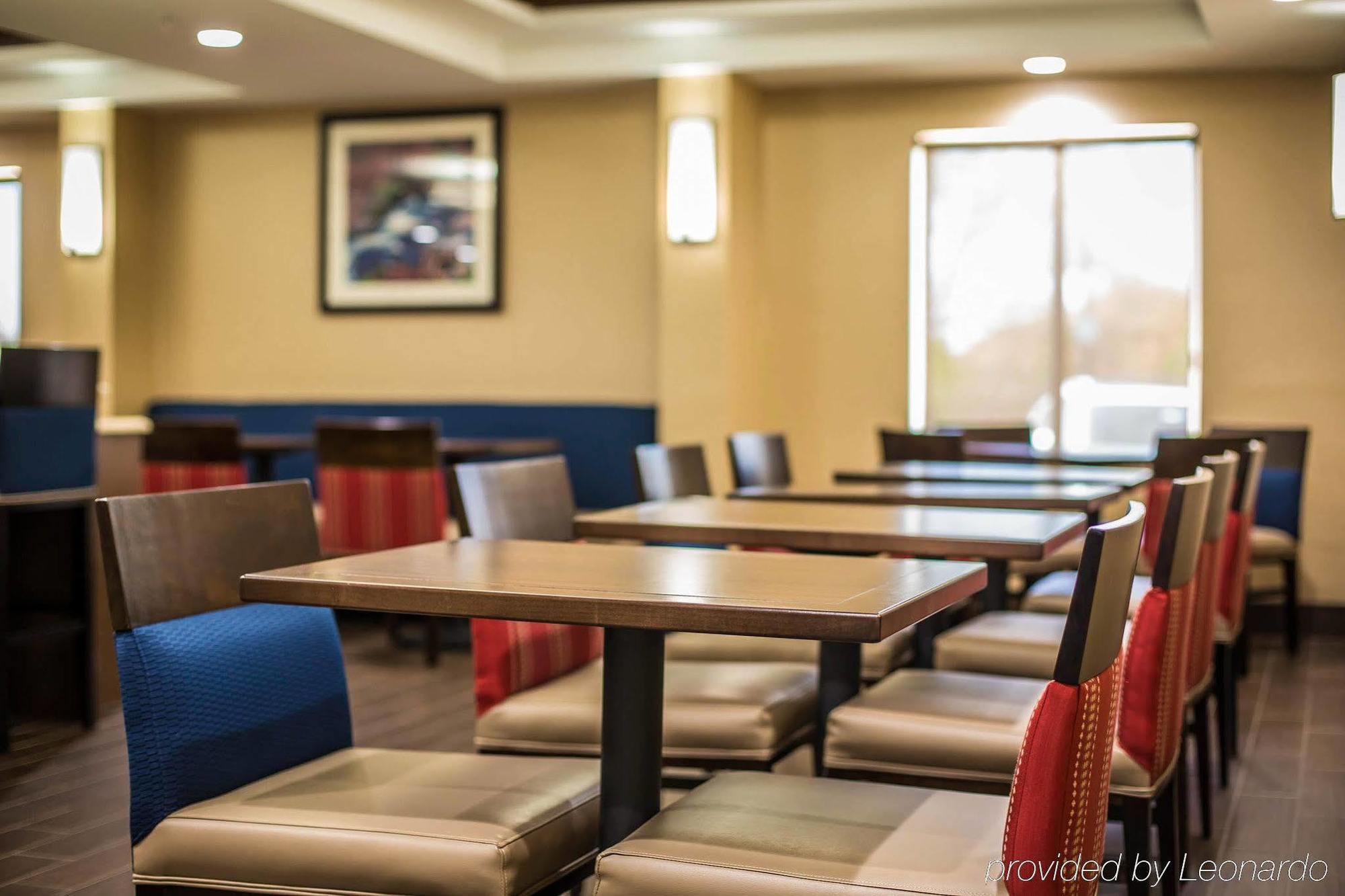 Comfort Inn Airport Манчестър Екстериор снимка